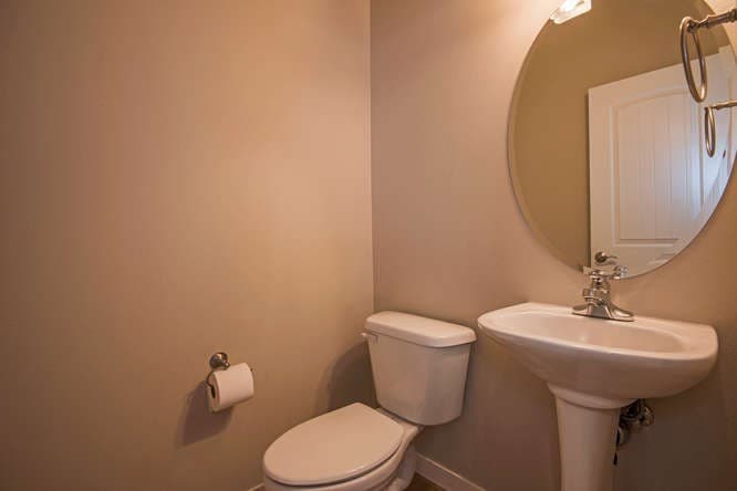 Bend House: 21187 Philly Ave