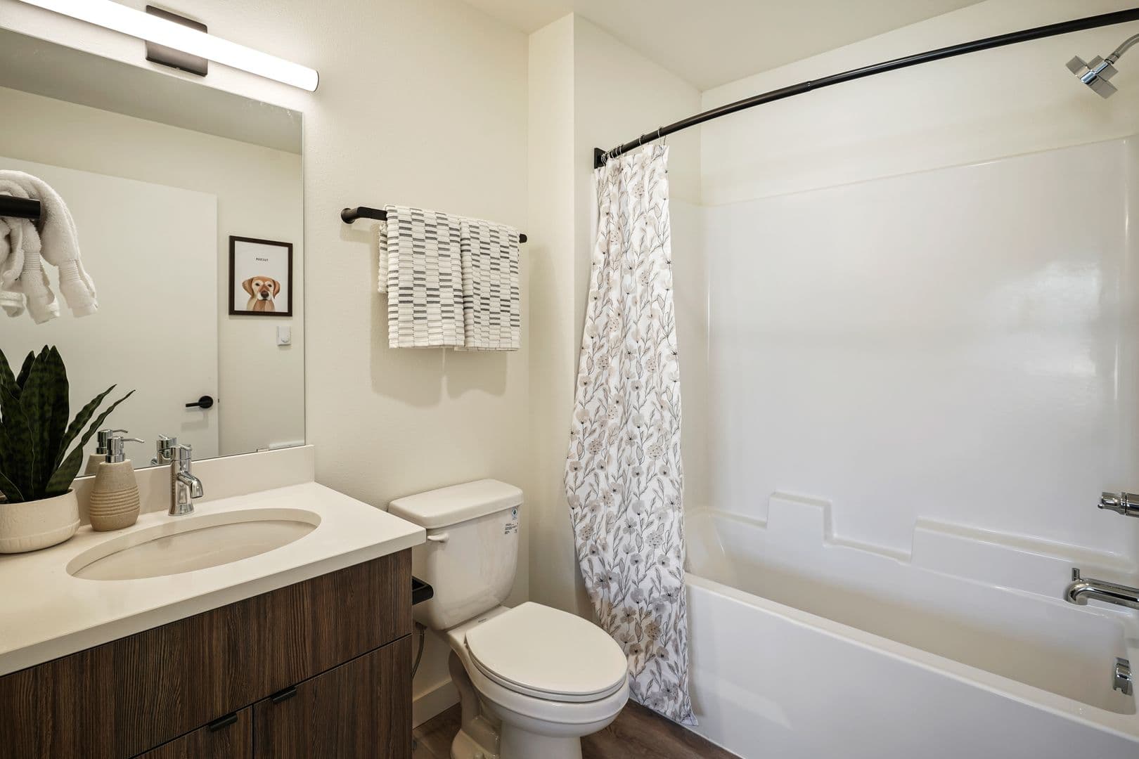 Bend Apartment: 369 SE Reed Market Road