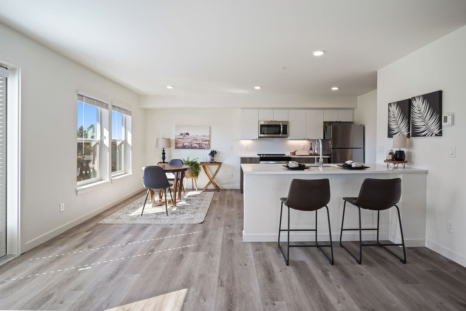 Bend Apartment: 369 SE Reed Market Road