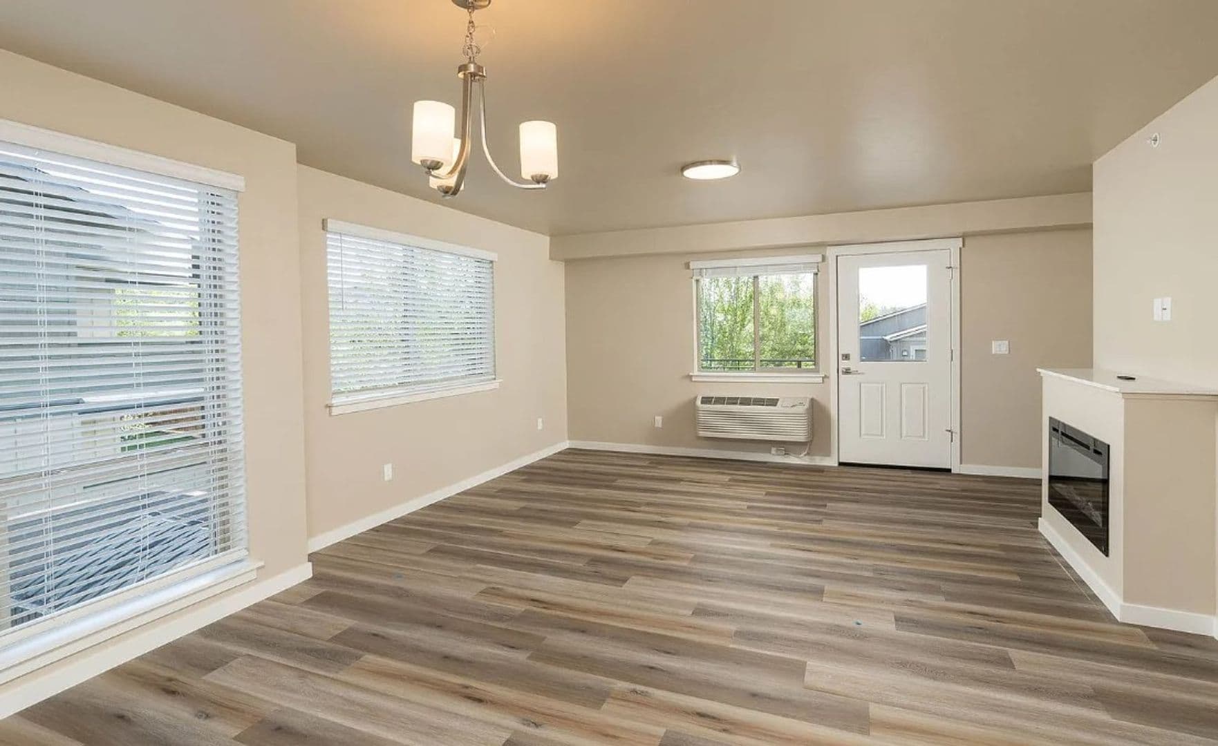 Redmond Apartment: 2000 SW Salmon Ave