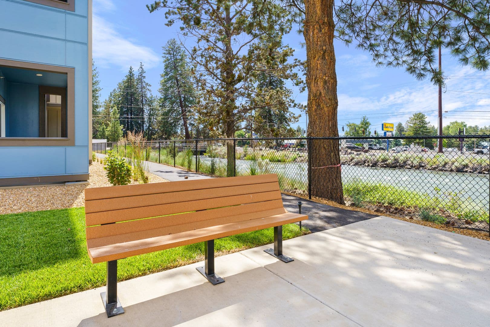 Bend Apartment: 61580 Brosterhous Rd