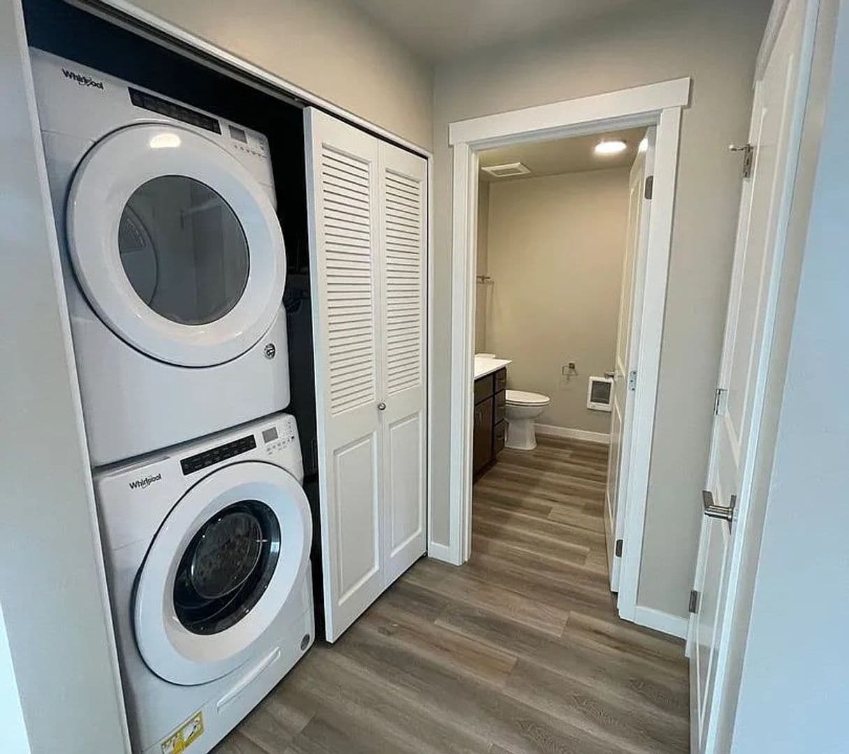Redmond Apartment: 2000 SW Salmon Ave