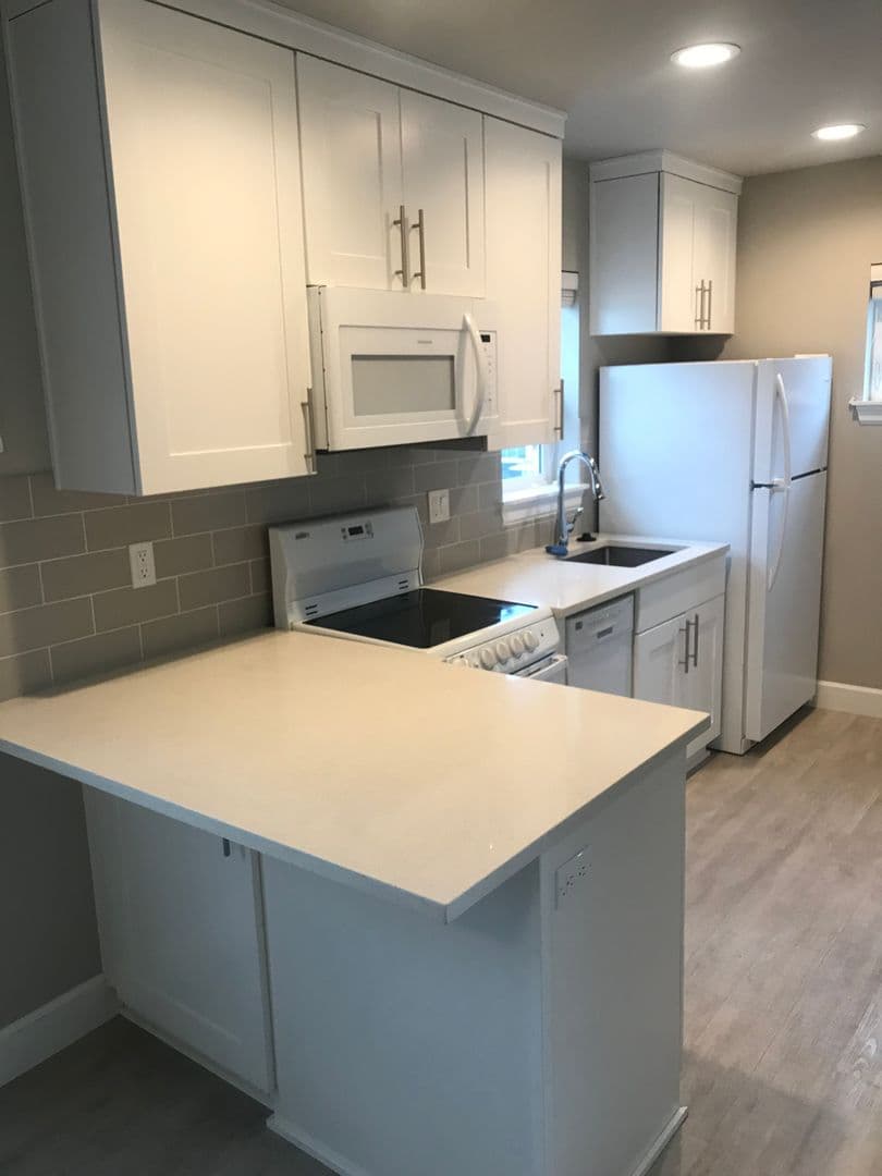 Bend Apartment: 1059 NW Ogden Ave