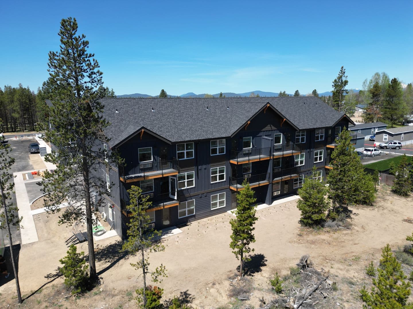 La Pine Apartment: 51376 Preble Way