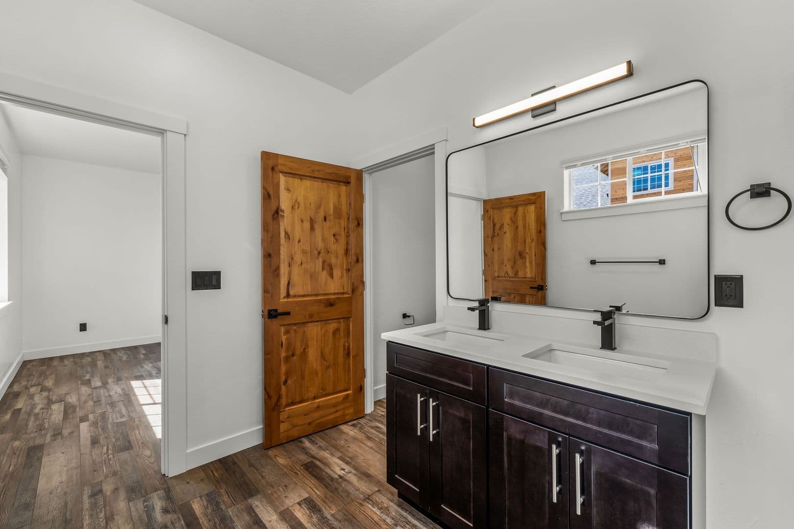 Redmond Apartment: 1431 NW 4th Street