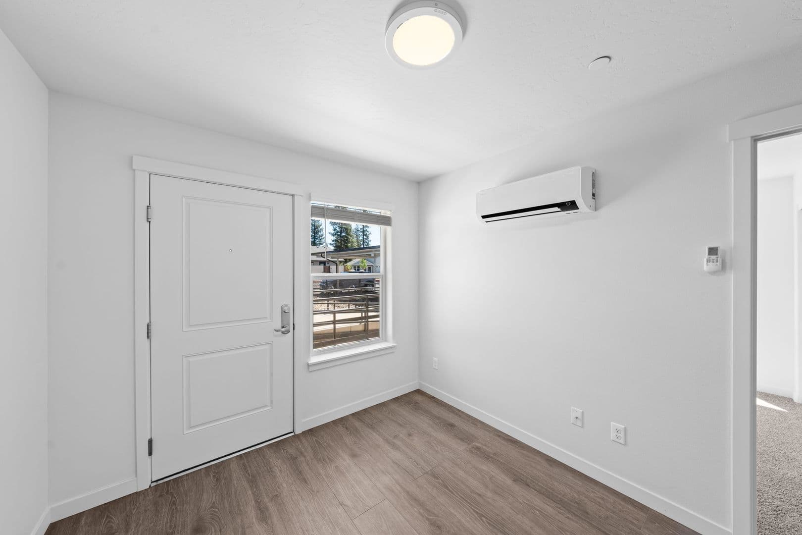 Sisters Apartment: 615 N Reed Street
