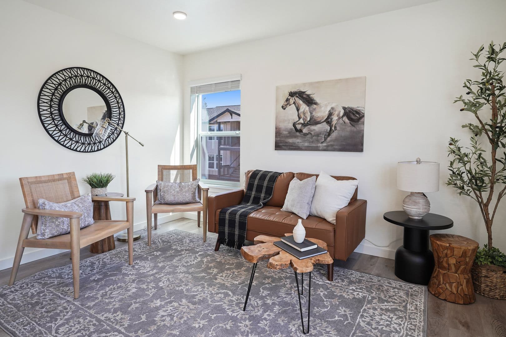 Bend Apartment: 369 SE Reed Market Road