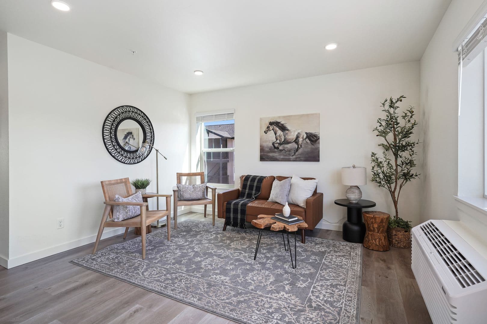Bend Apartment: 369 SE Reed Market Road