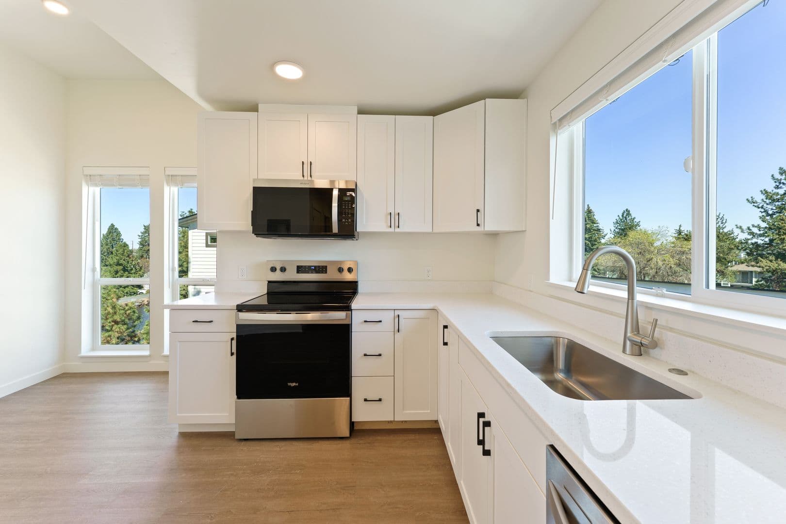 Bend Apartment: 61580 Brosterhous Rd