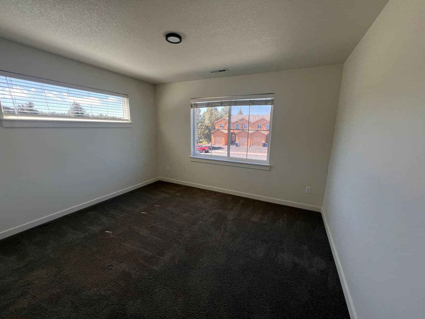 Bend Townhome: 2300 NE Holliday Ave
