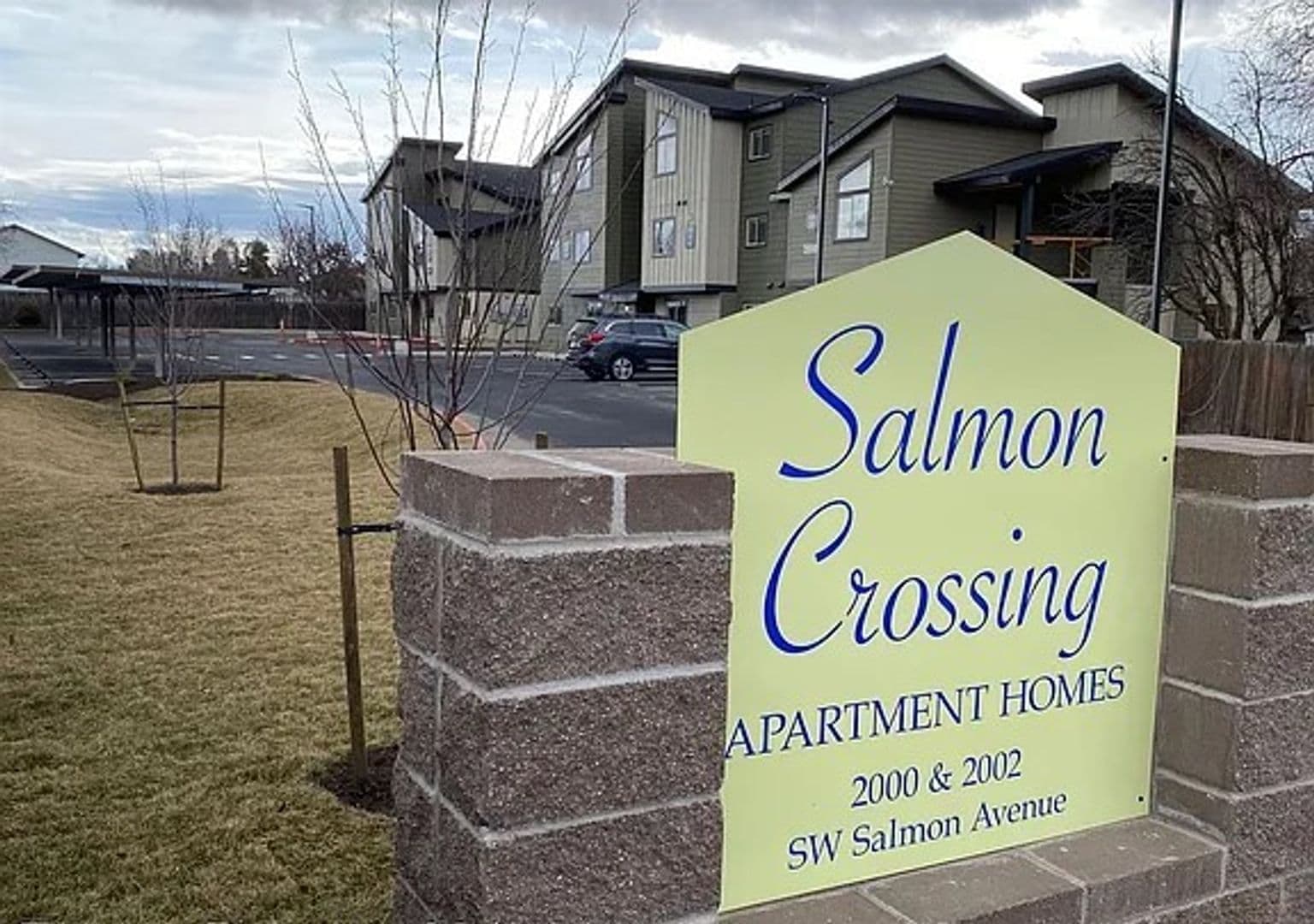 Redmond Apartment: 2000 SW Salmon Ave
