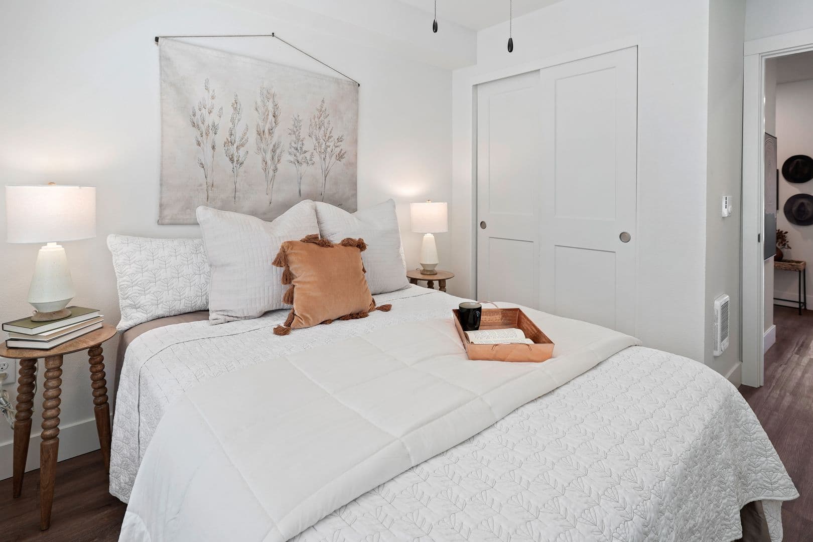 La Pine Apartment: 51376 Preble Way