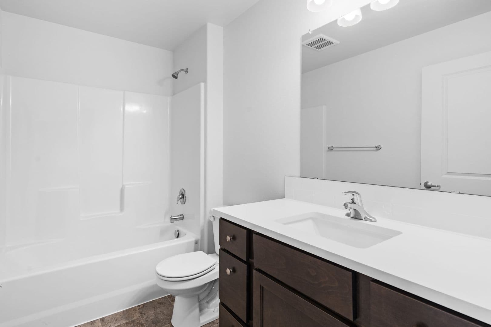 Sisters Apartment: 615 N Reed Street