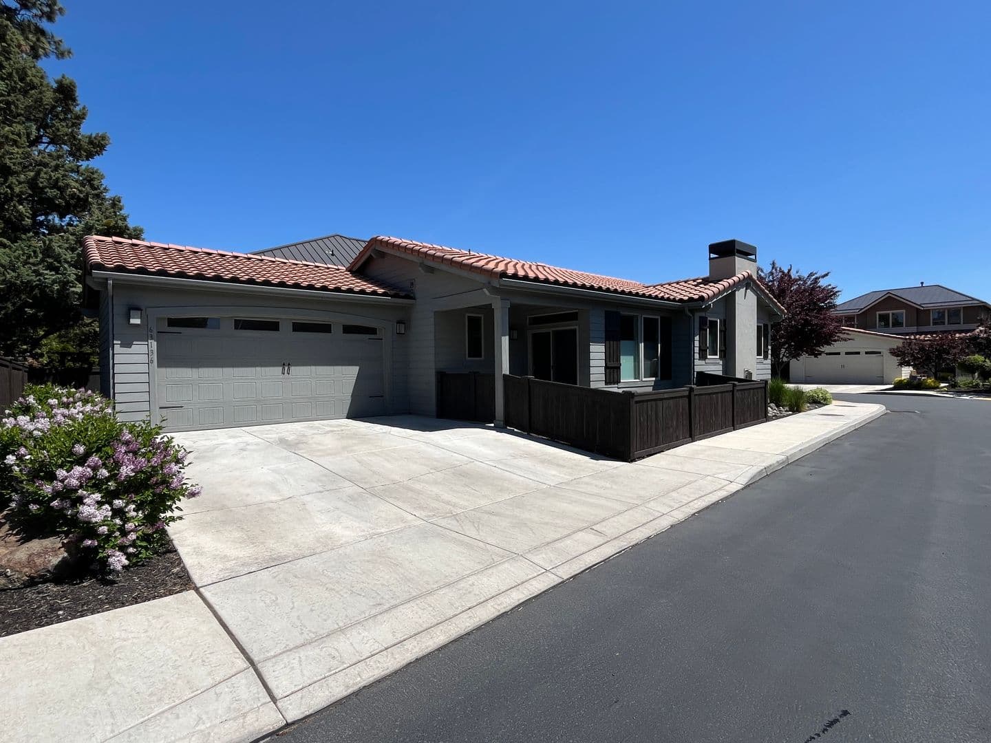 Bend House: 63136 NW Via Cambria
