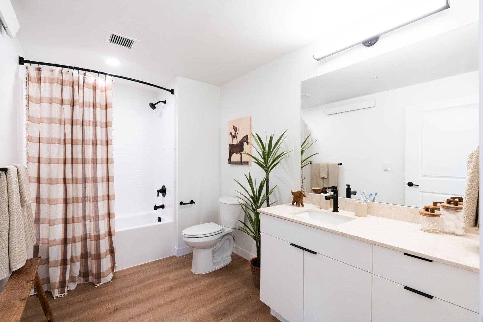 Bend Apartment: 20040 SE Easton Pl