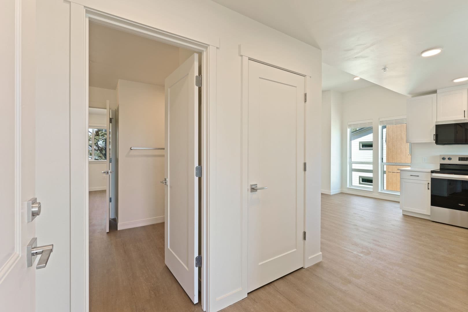 Bend Apartment: 61580 Brosterhous Rd