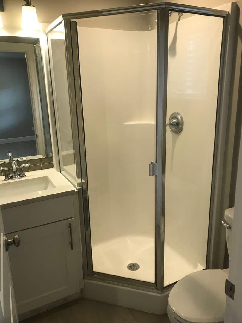 Bend Apartment: 1059 NW Ogden Ave