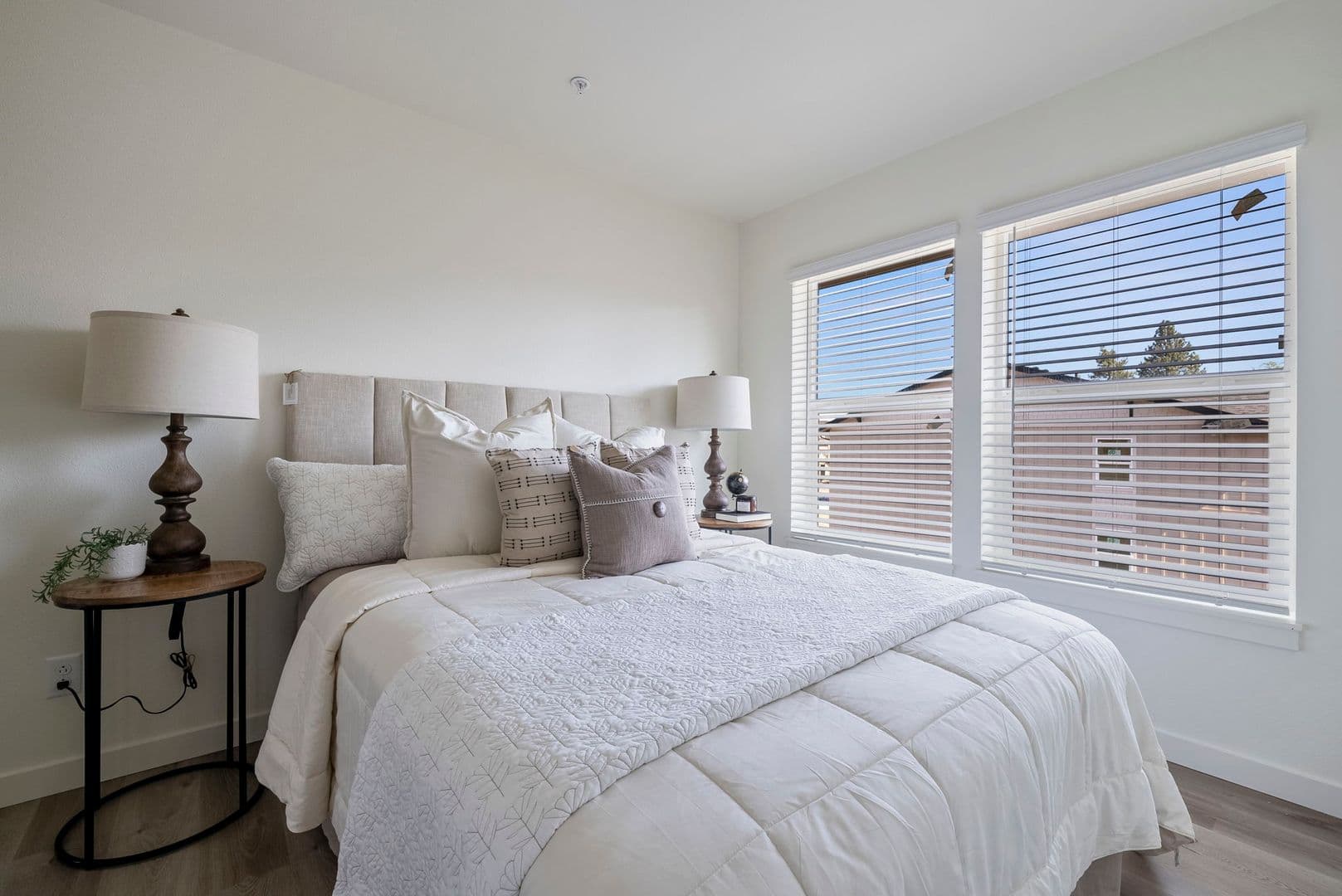 Bend Apartment: 369 SE Reed Market Road