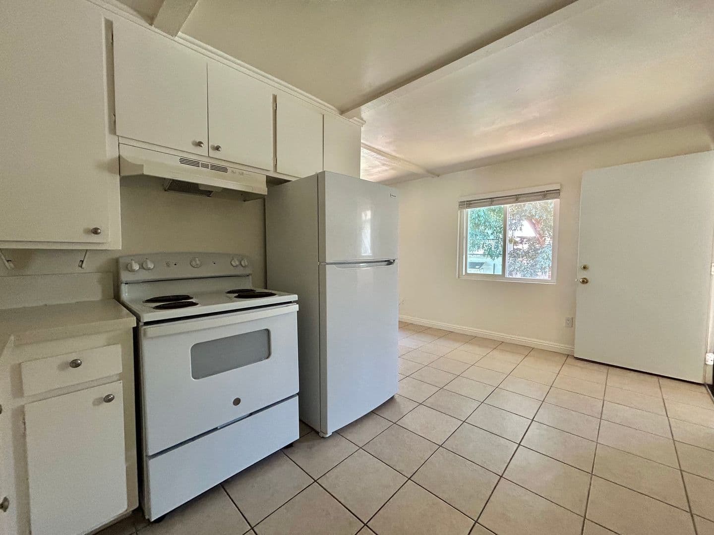 Santa Paula Apartment: 208 E. Santa Barbara Street