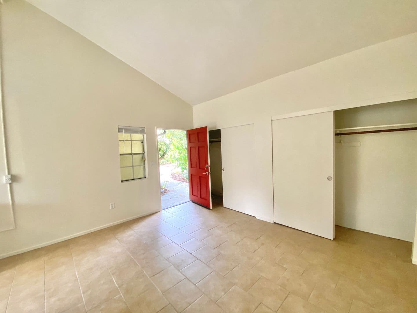 Santa Barbara Apartment: 2515, 2517 & 2519 Orella Street