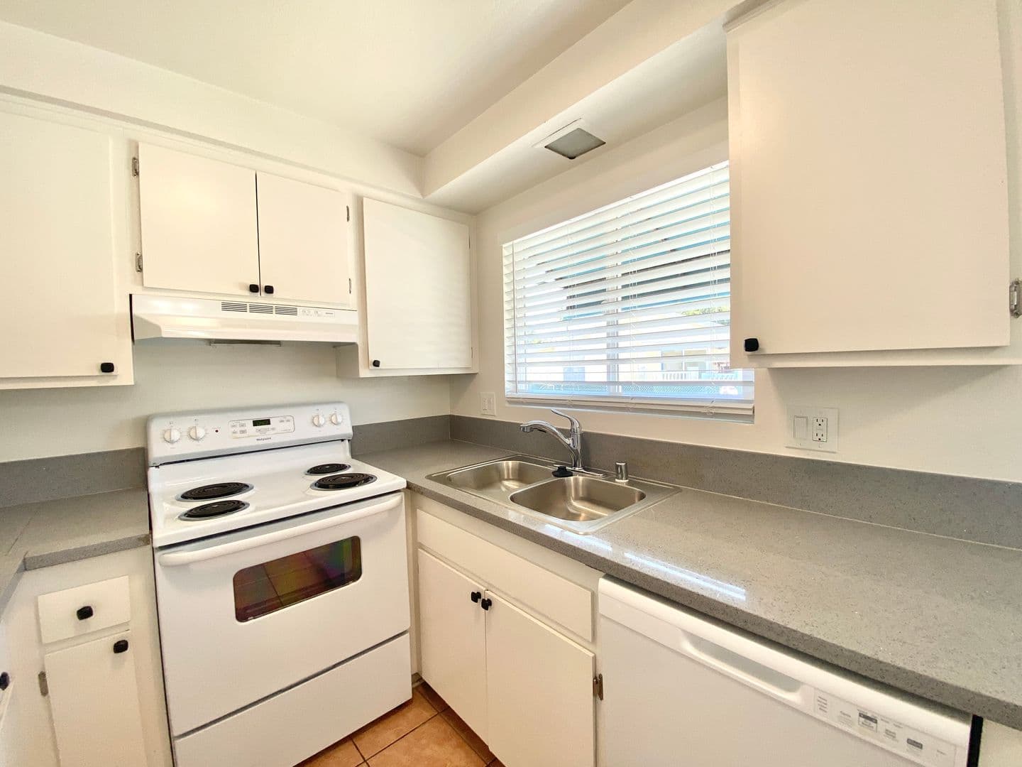 Goleta Apartment: 345 Mathilda Dr.