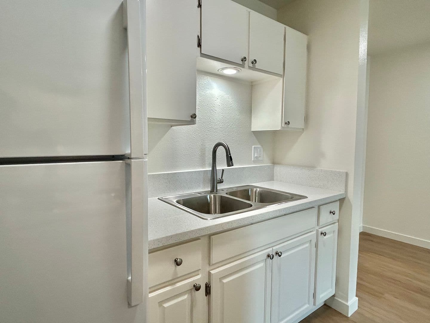Santa Maria Apartment: 1000-1042 W. Orange Street