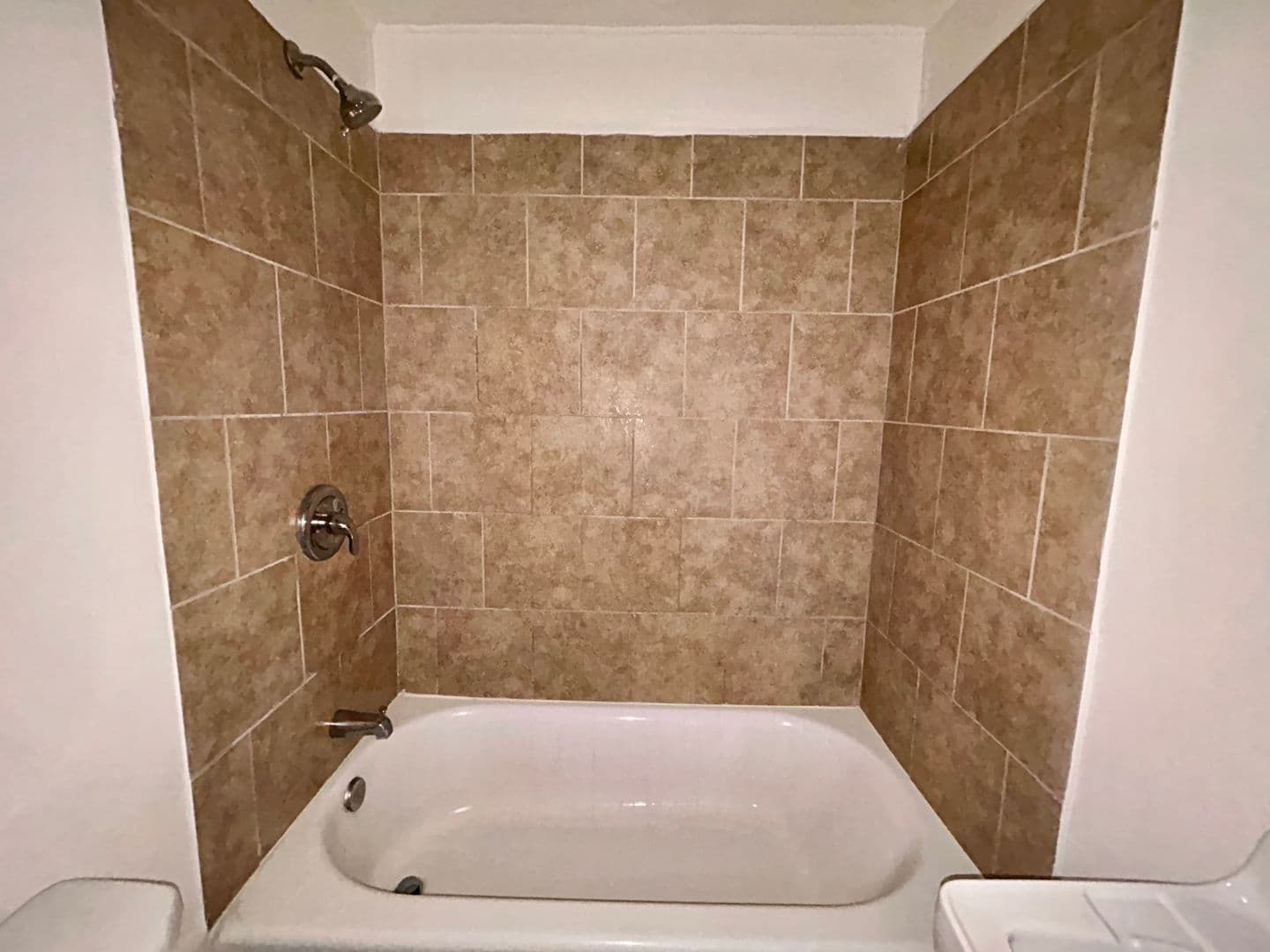 Santa Paula Apartment: 208 E. Santa Barbara Street
