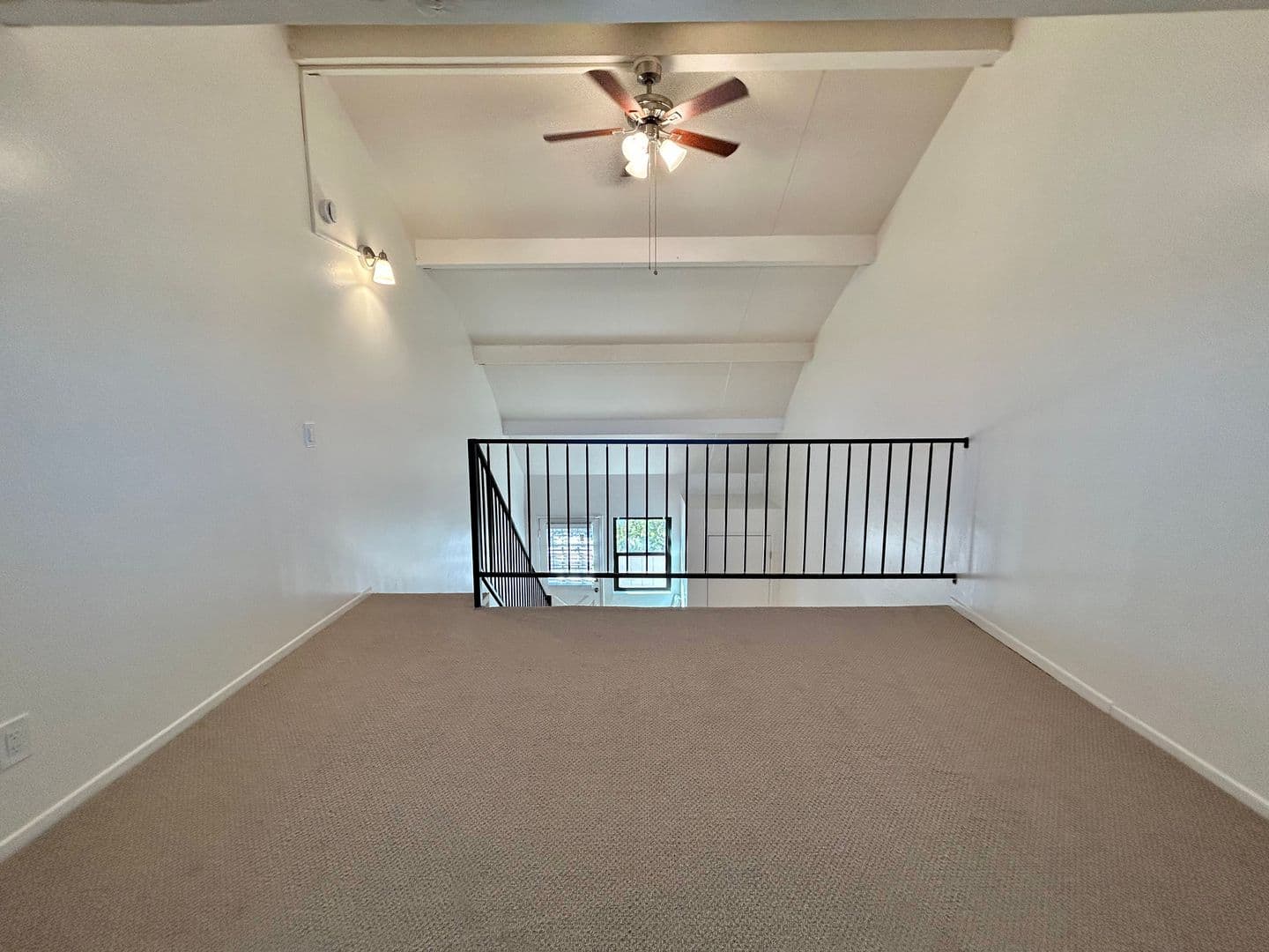 Santa Barbara Apartment: 4390 Calle Real