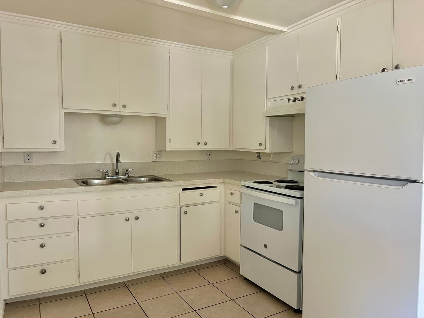 Santa Paula Apartment: 208 E. Santa Barbara Street