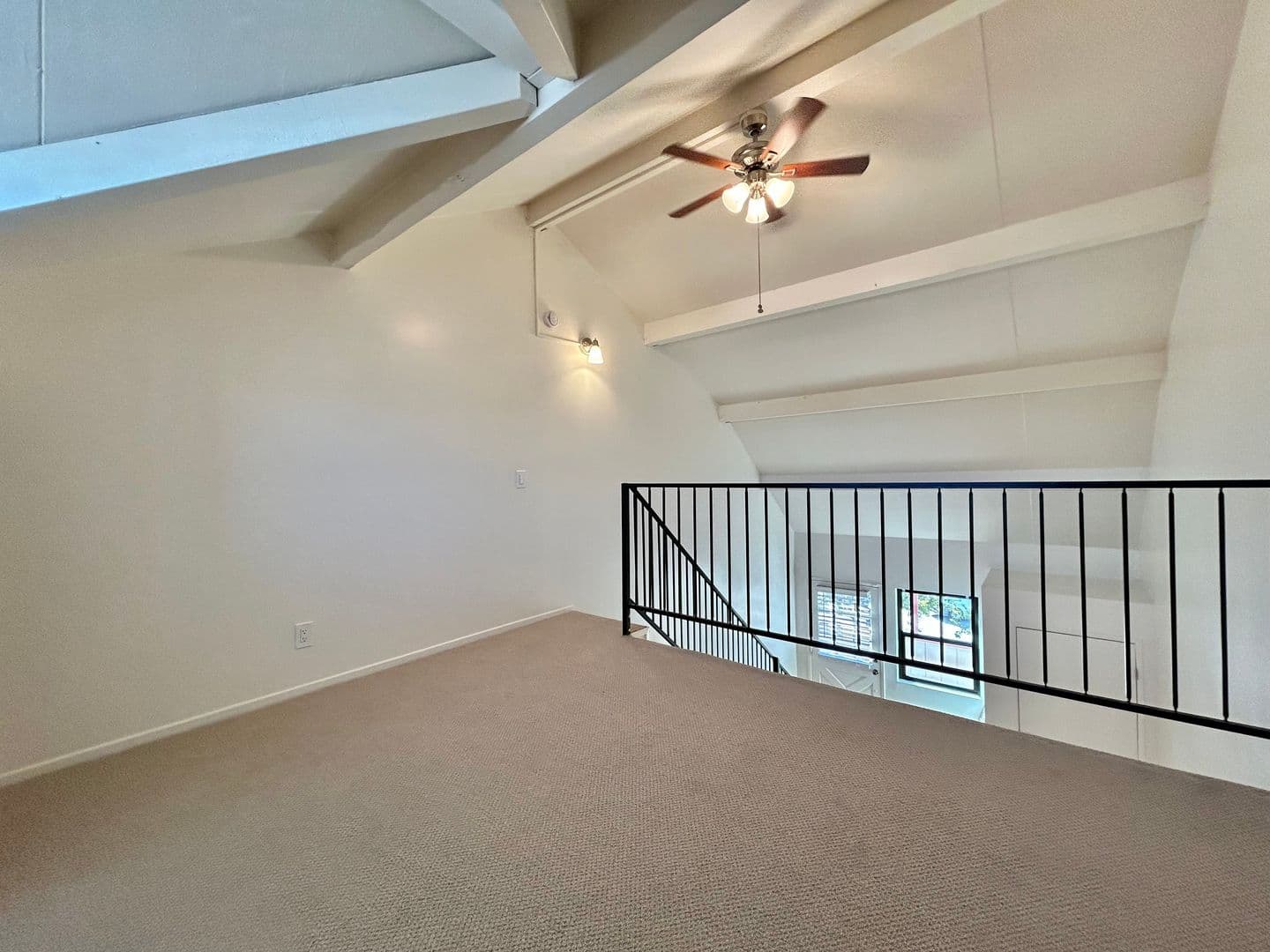 Santa Barbara Apartment: 4390 Calle Real