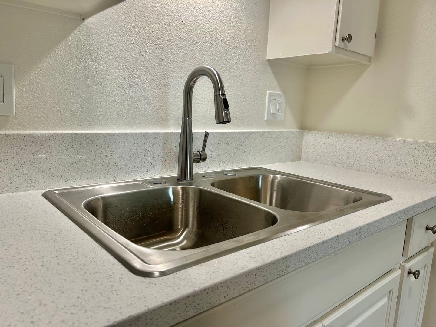 Santa Maria Apartment: 1000-1042 W. Orange Street