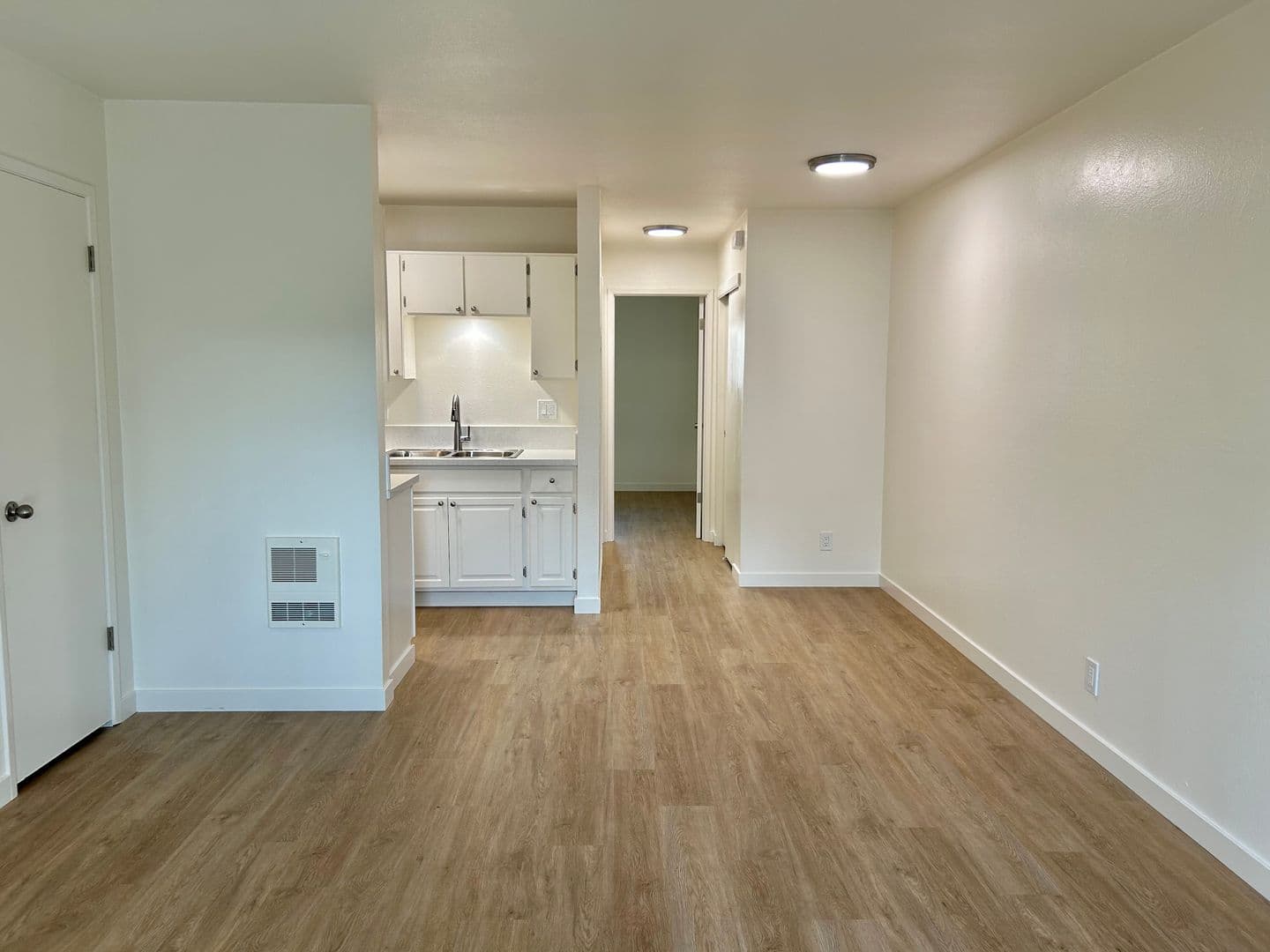 Santa Maria Apartment: 1000-1042 W. Orange Street