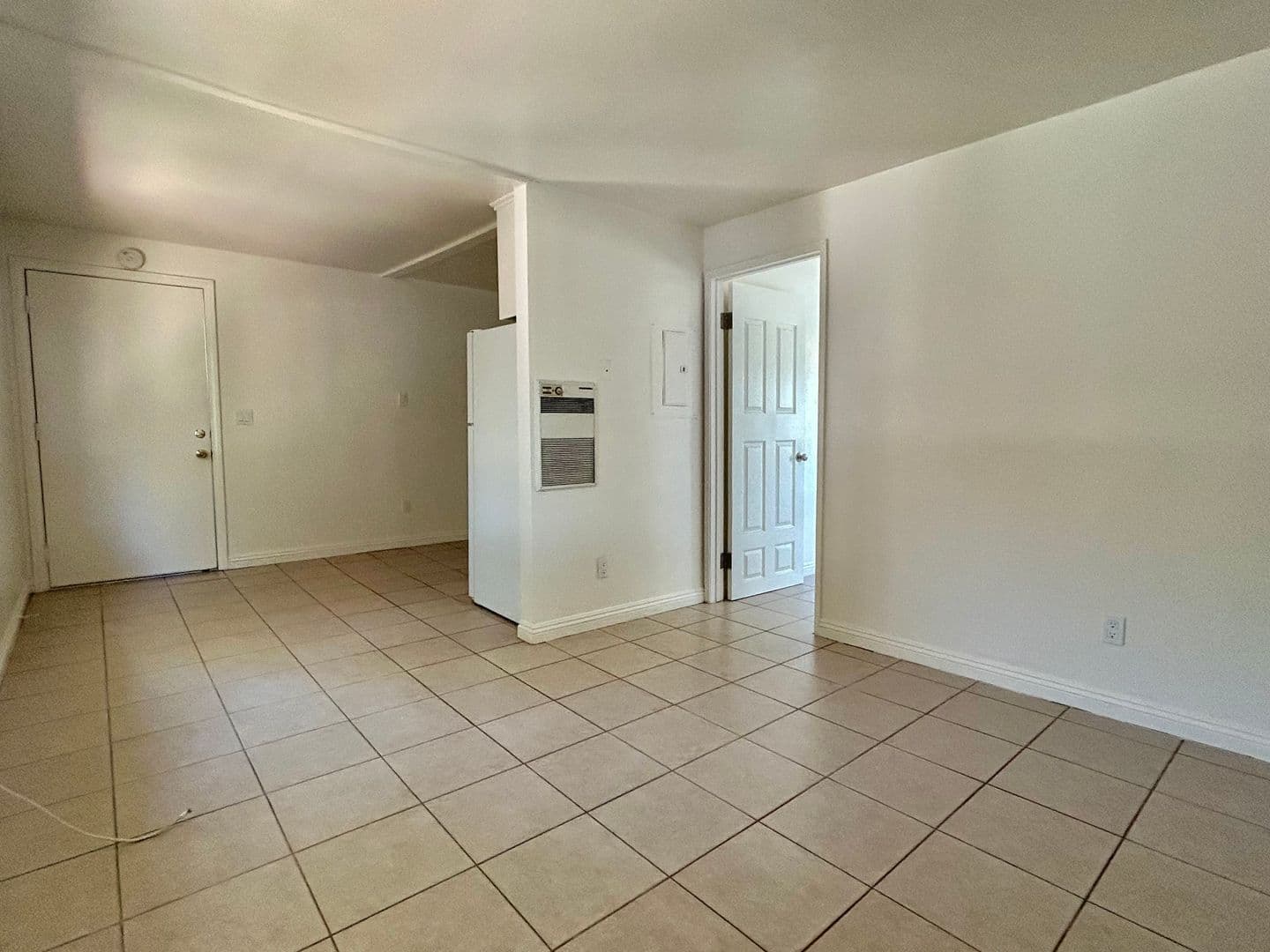 Santa Paula Apartment: 208 E. Santa Barbara Street