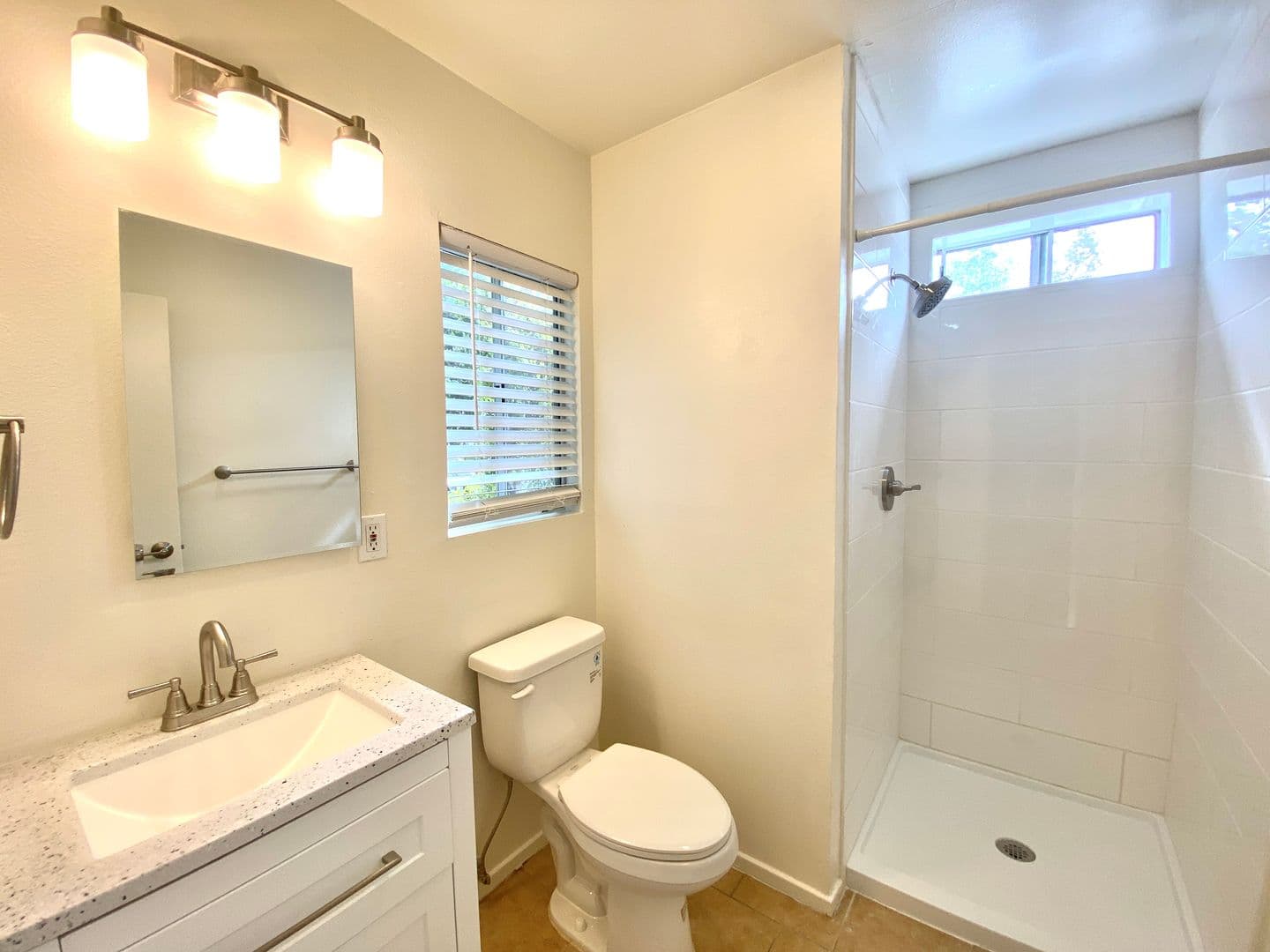 Santa Barbara Apartment: 2515, 2517 & 2519 Orella Street