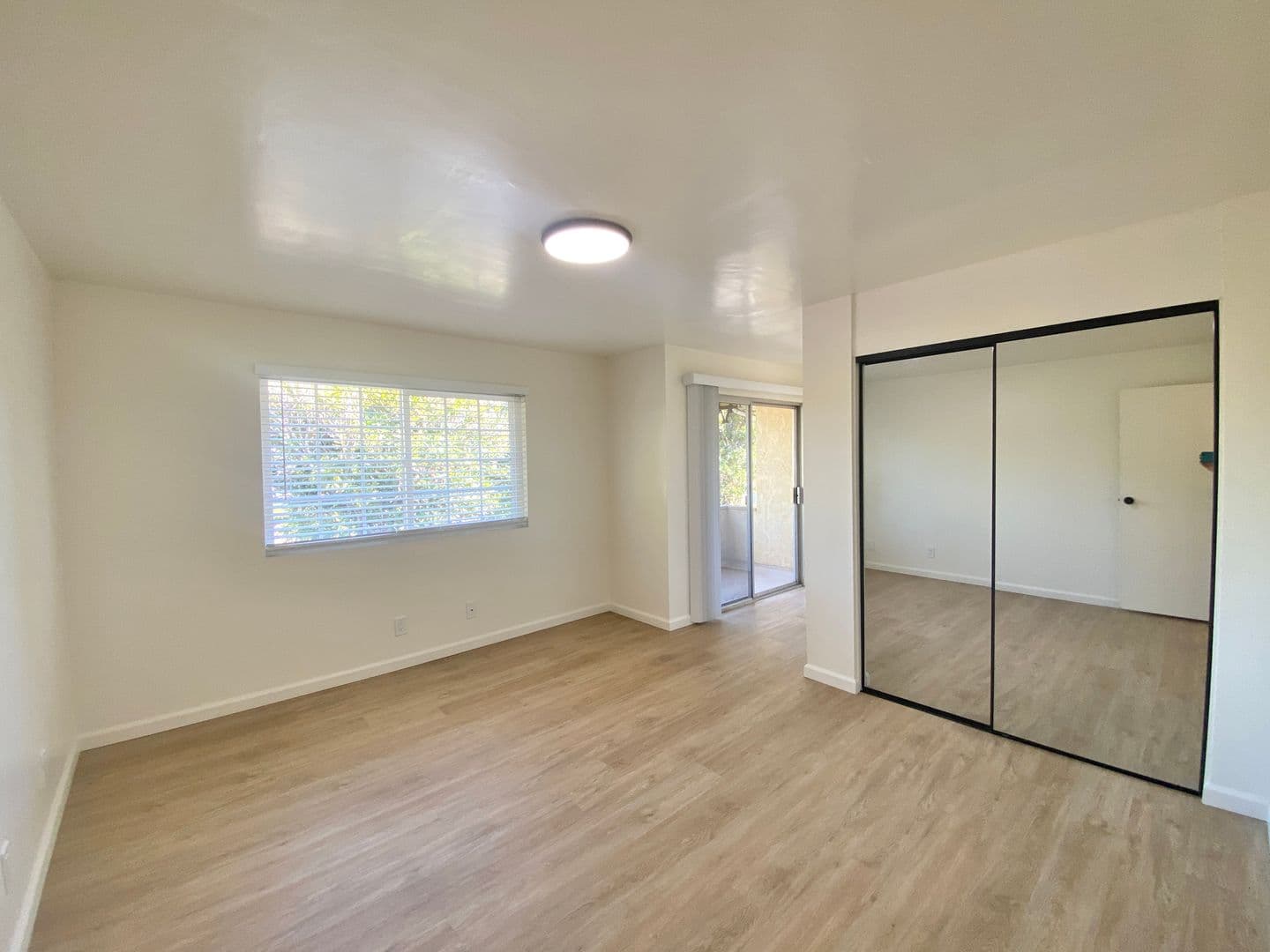 Santa Barbara Apartment: W. Arrellaga/Chapala St.