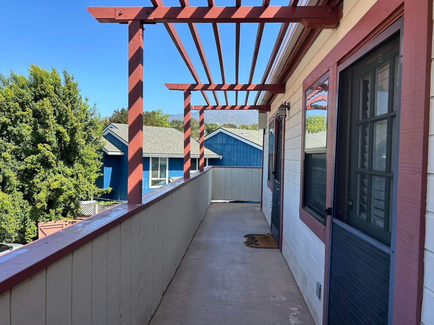 Santa Barbara Apartment: 4390 Calle Real