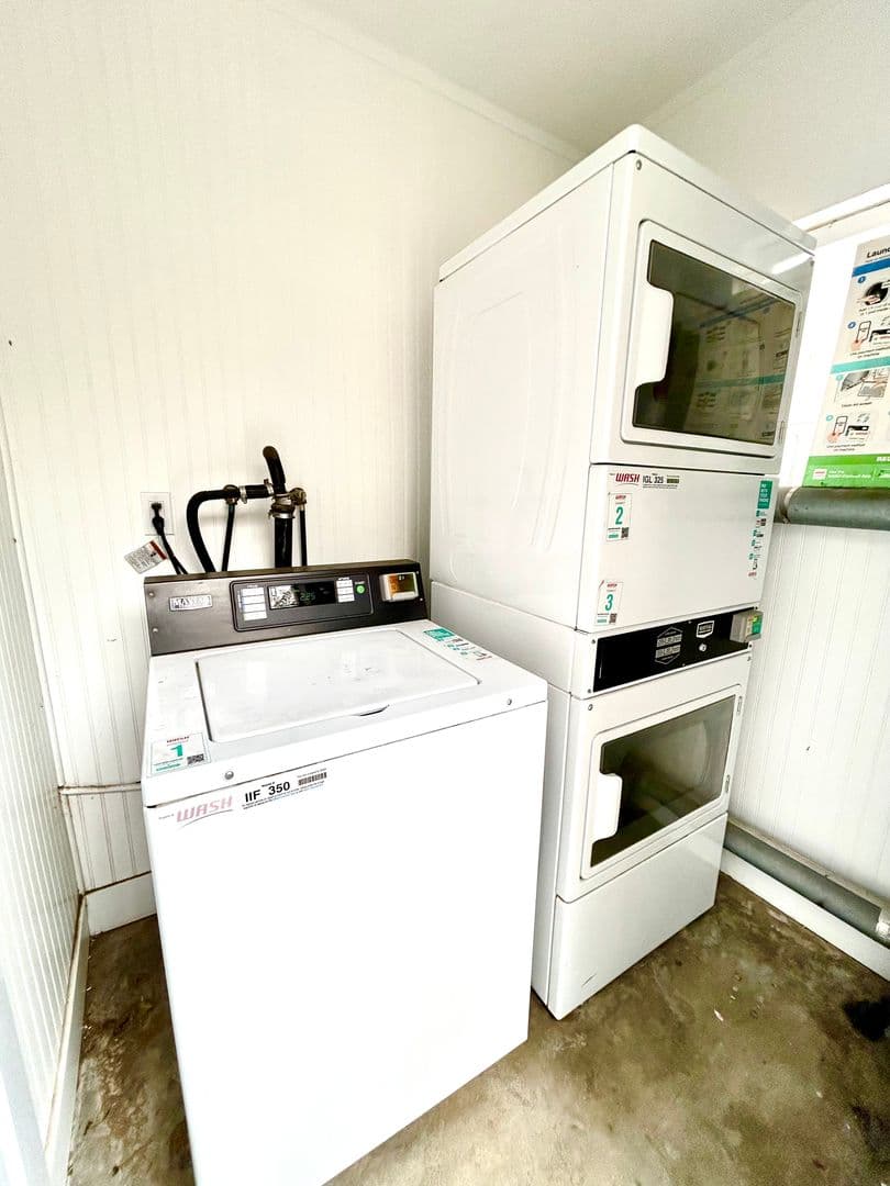 Santa Barbara Apartment: 701-705 Bath St & 308-310 W. Ortega