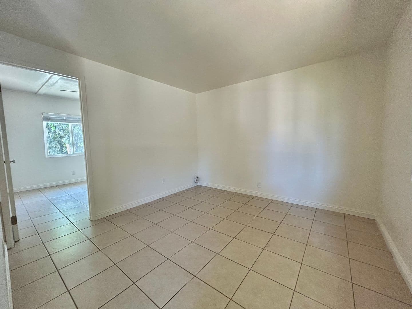 Santa Paula Apartment: 208 E. Santa Barbara Street