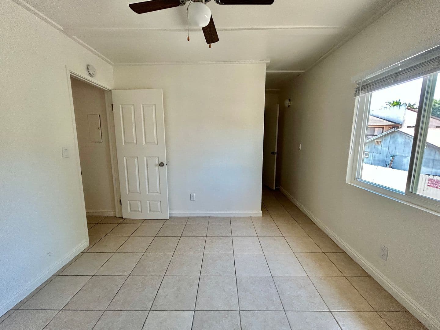 Santa Paula Apartment: 208 E. Santa Barbara Street