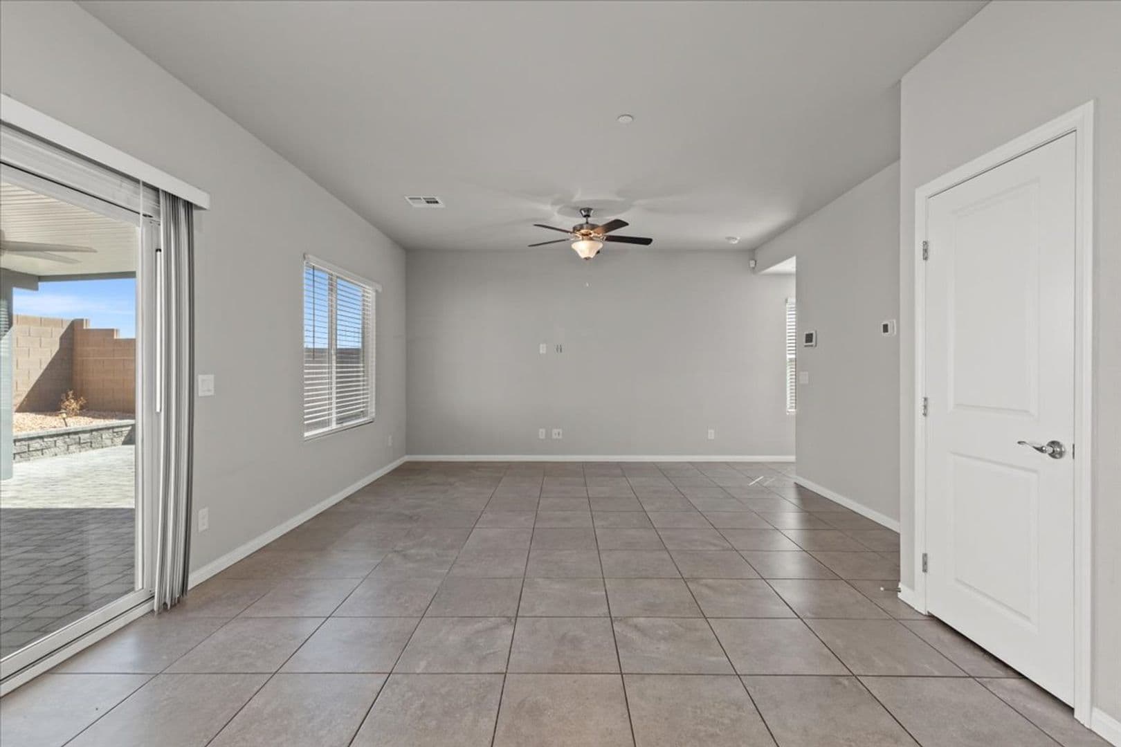 Las Vegas House: 7910 Diamond Sky Av. - (C2)