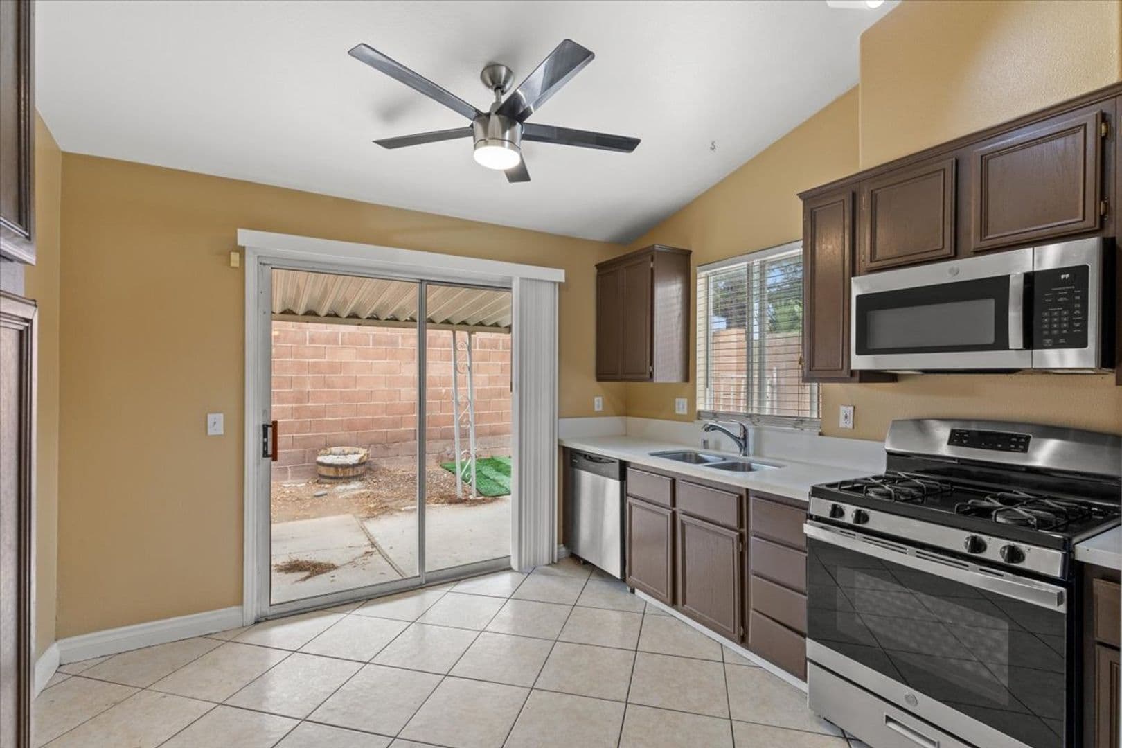 N. Las Vegas House: 3431 Outlook Point St.