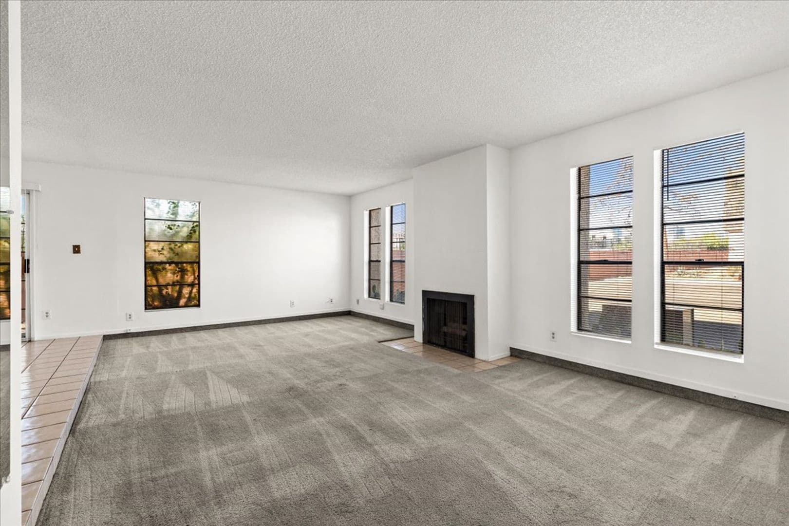 Las Vegas Apartment: 3925 Cambridge St.