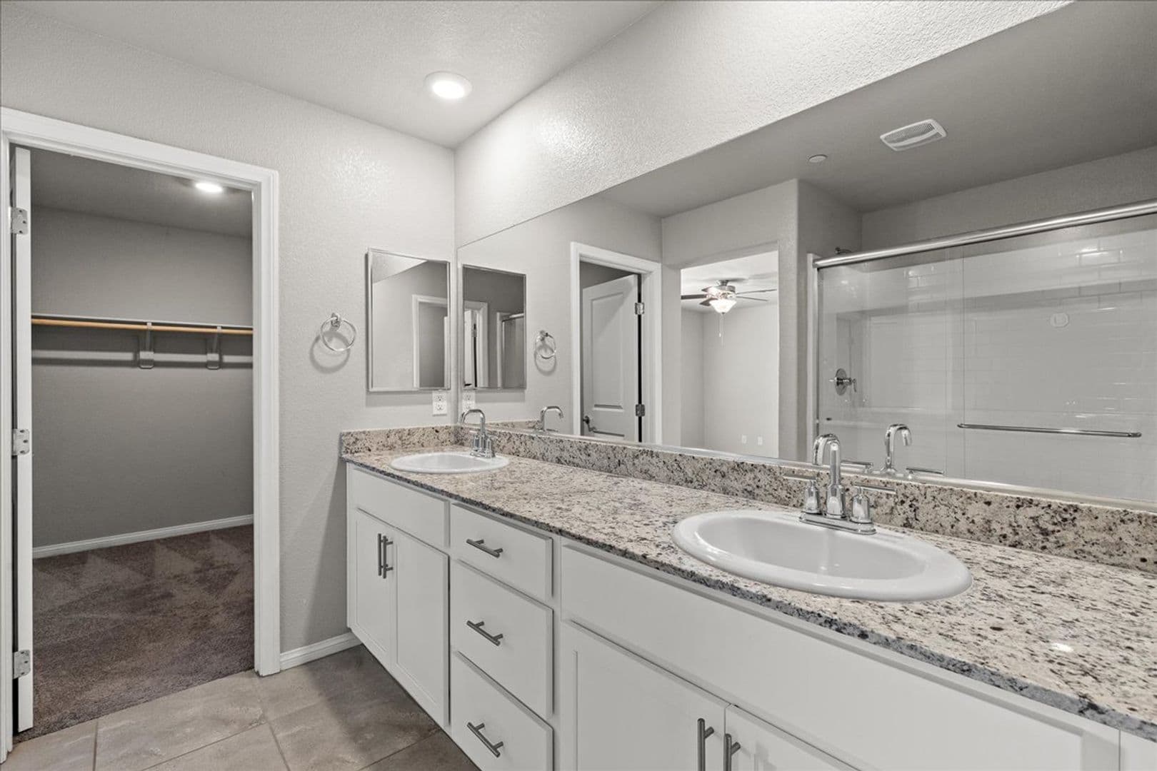 Las Vegas House: 7910 Diamond Sky Av. - (C2)