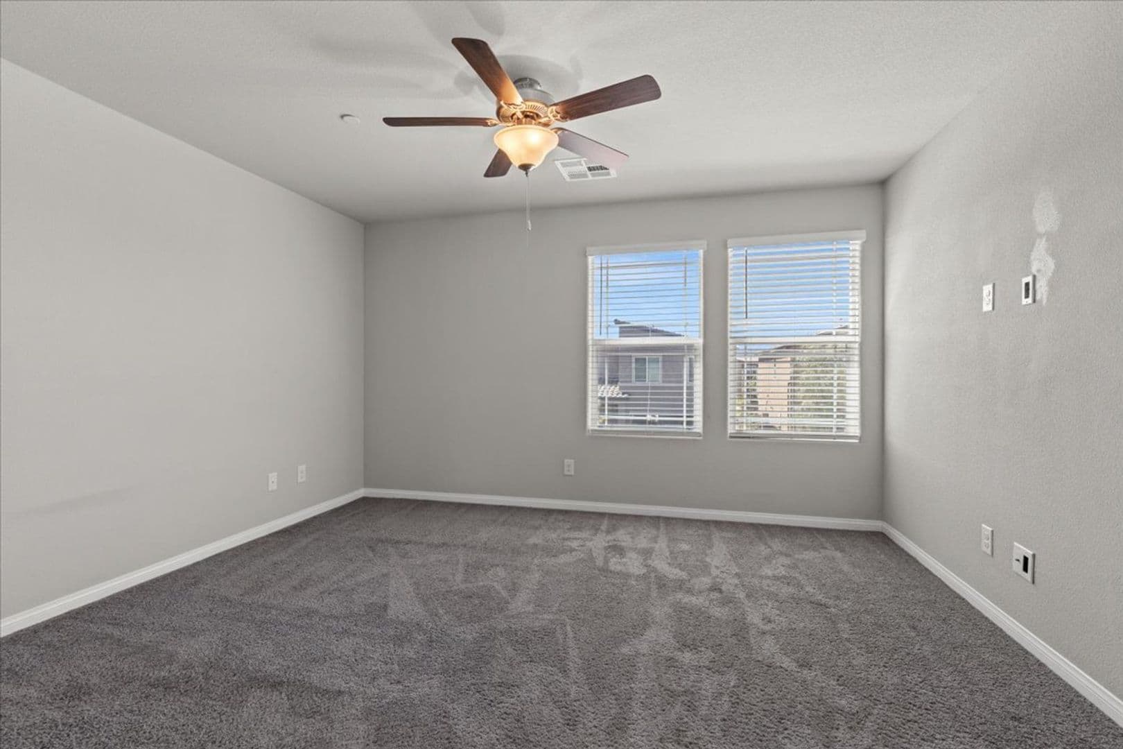 Las Vegas House: 7910 Diamond Sky Av. - (C2)