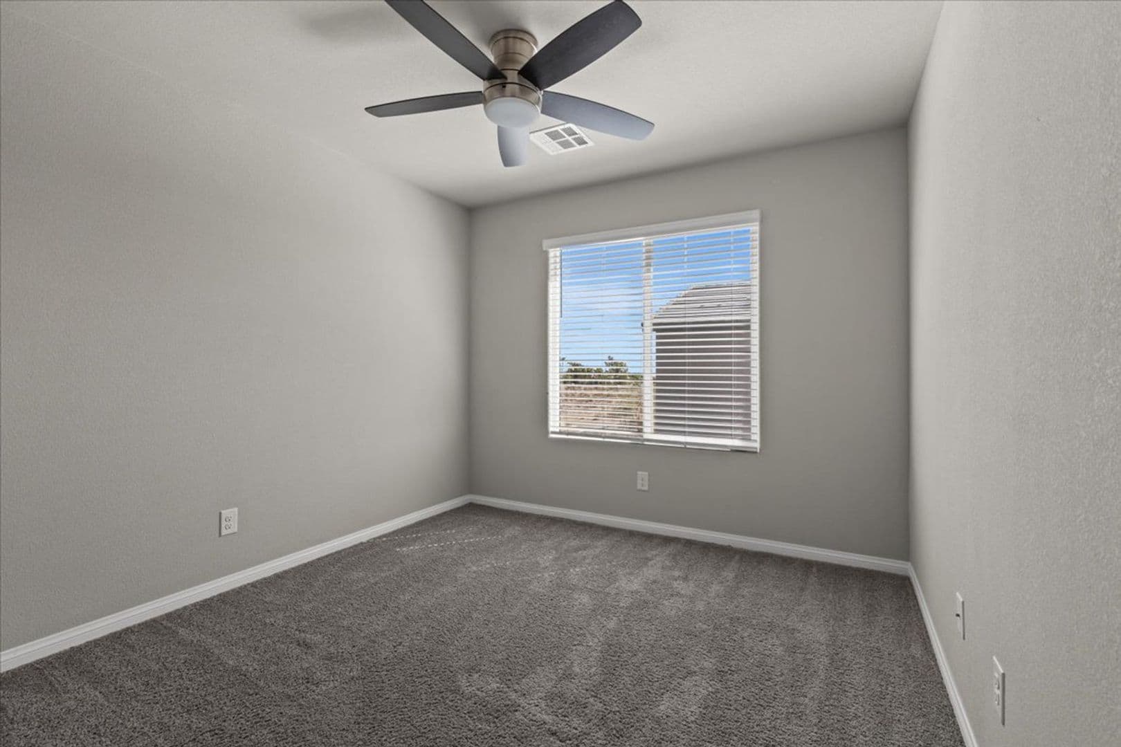 Las Vegas House: 7910 Diamond Sky Av. - (C2)