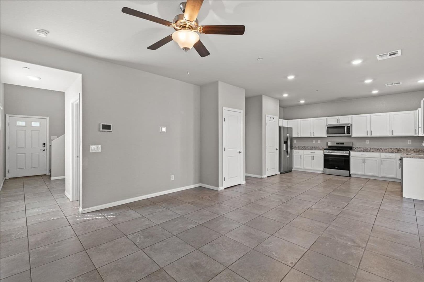 Las Vegas House: 7910 Diamond Sky Av. - (C2)