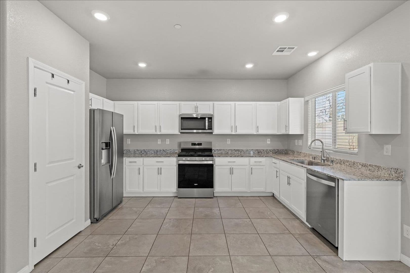Las Vegas House: 7910 Diamond Sky Av. - (C2)