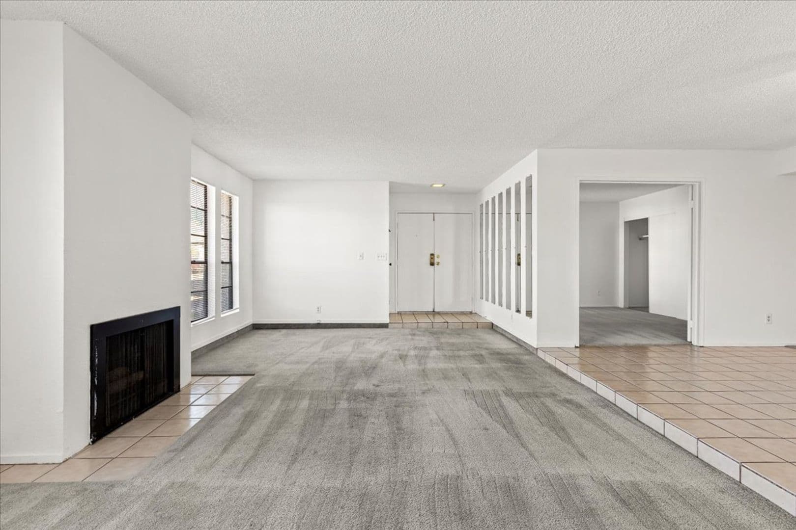 Las Vegas Apartment: 3925 Cambridge St.
