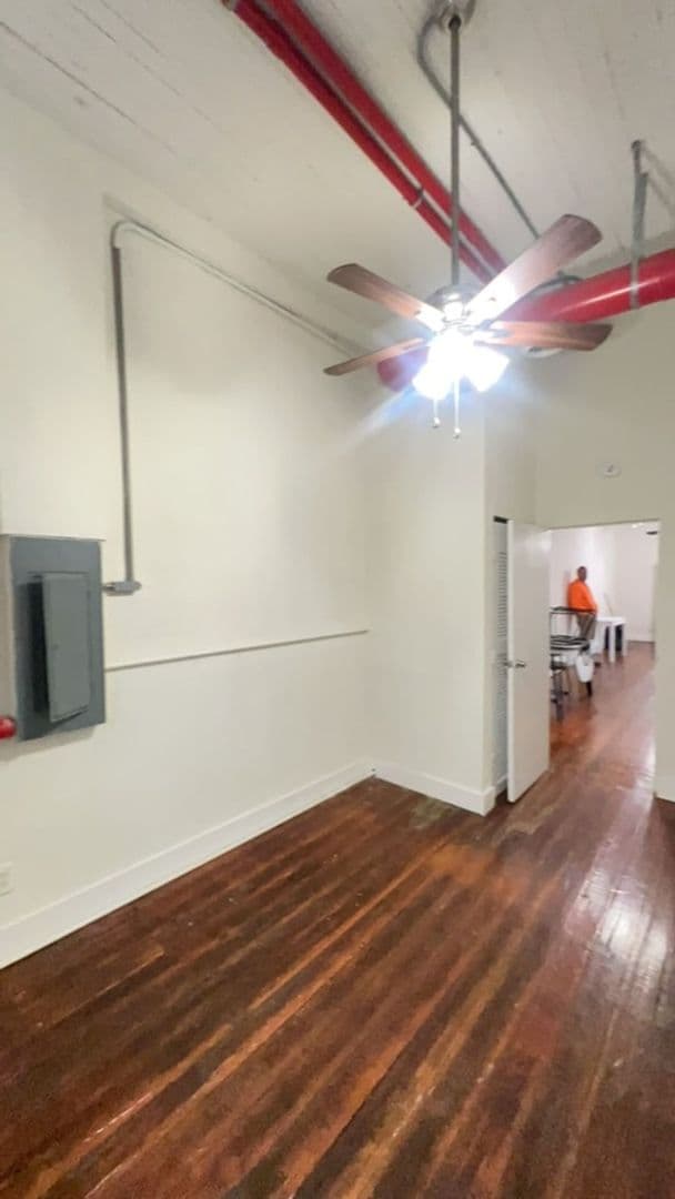 Carrollton Apartment: 207-208 Adamson Square
