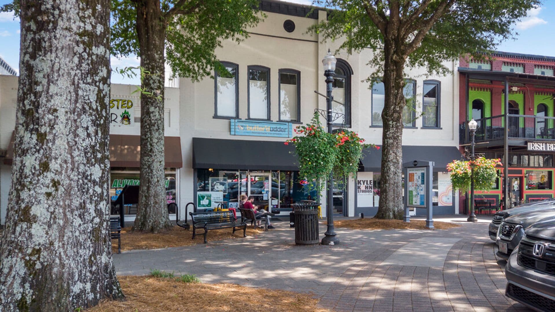 Carrollton Apartment: 207-208 Adamson Square